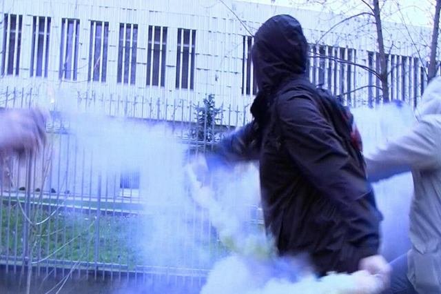 Zdjęcie zrobione podczas ataku na ambasadę Polski w Moskwie