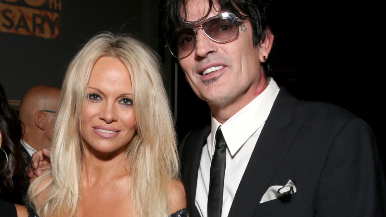 Pamela Anderson wzięła ślub m.in. z Tommym Lee i Kid Rockiem. Kto jeszcze był jej mężem? (LISTA) Pamela Anderson wzięła ślub m.in. z Tommym Lee i Kid Rockiem. Kto jeszcze był jej mężem? (LISTA)