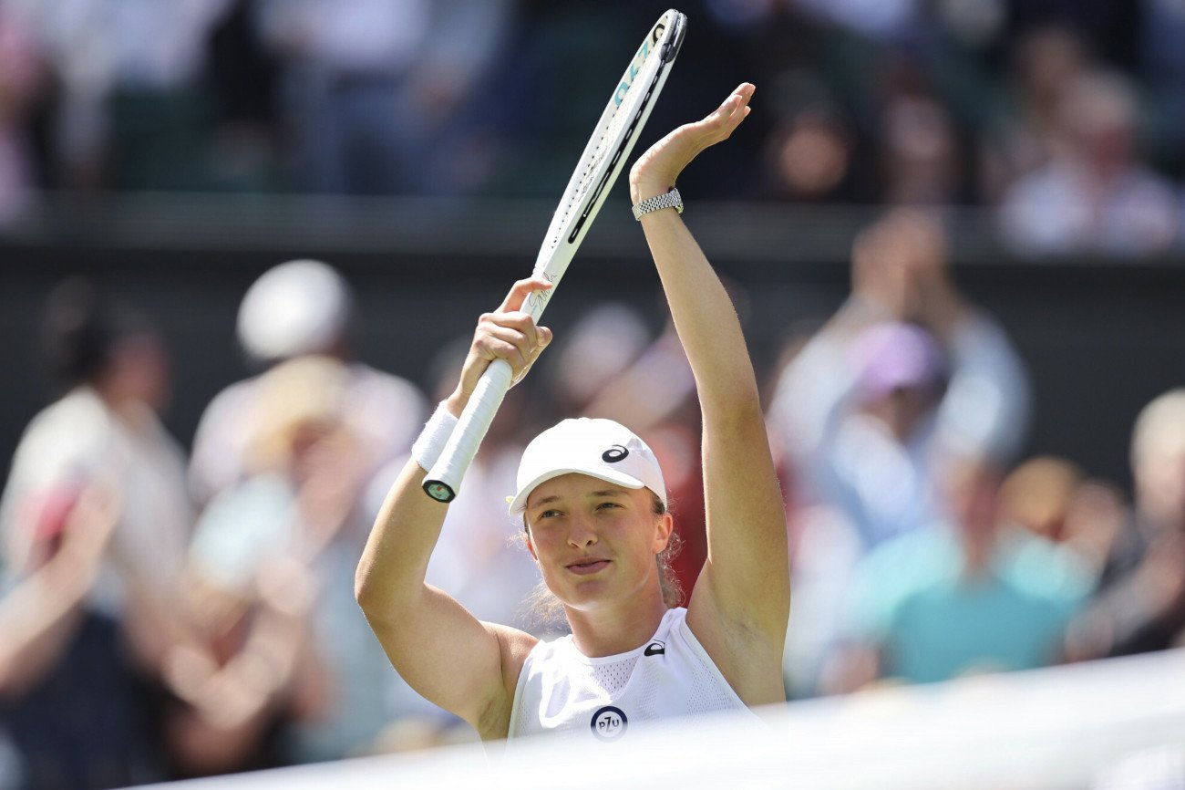 Iga Świątek w sobotę zagra w meczu III rundy Wimbledonu, a jej rywalką będzie Francuzka Alize Cornet.