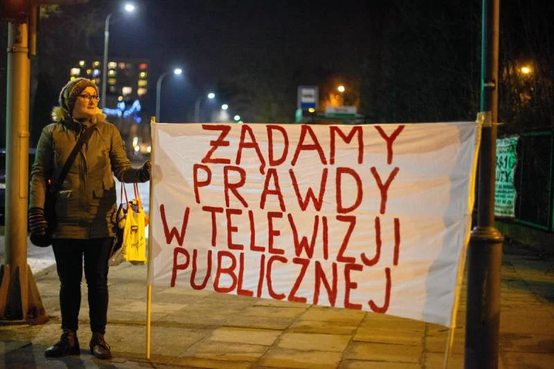 Protest pod siedzibą gdańskiego oddziału Telewizji Publicznej