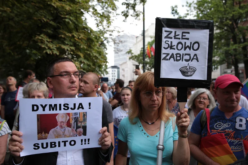 Protest przed Nuncjaturą Apostolską w Warszawie.