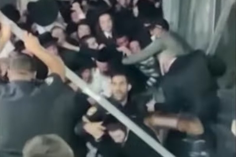Nagrania z wybuchu paniki w Izraelu pokazują skalę dramatu.