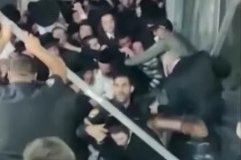 Nagrania z wybuchu paniki w Izraelu pokazują skalę dramatu.