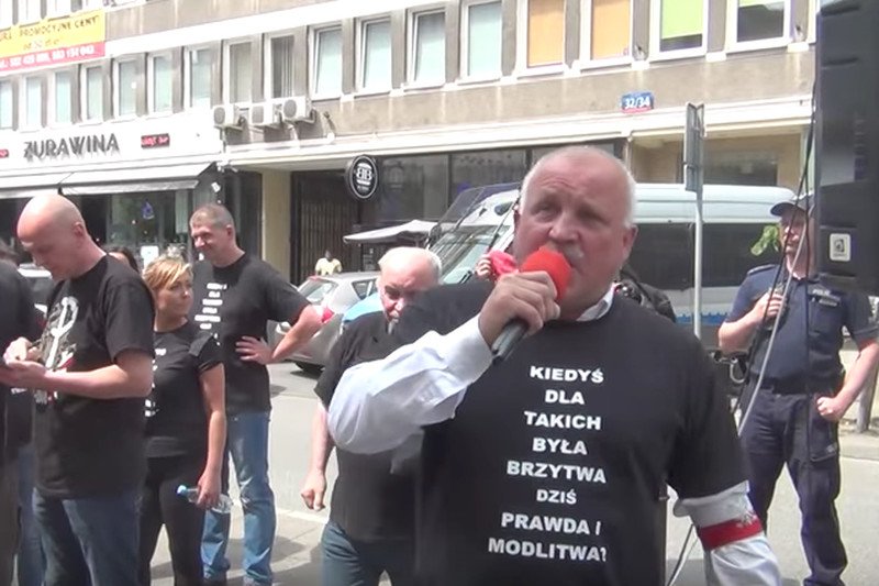 Piotr Nowak, znany ze spalenia kukły Żyda we Wrocławiu, towarzyszył Jackowi Międlarowi do Londynu, teraz zakłada partię nacjonalistyczną.