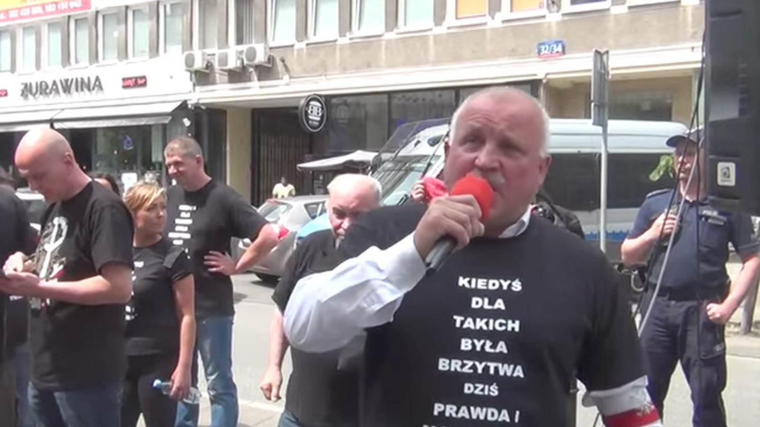 Piotr Nowak, znany ze spalenia kukły Żyda we Wrocławiu, towarzyszył Jackowi Międlarowi do Londynu, teraz zakłada partię nacjonalistyczną.