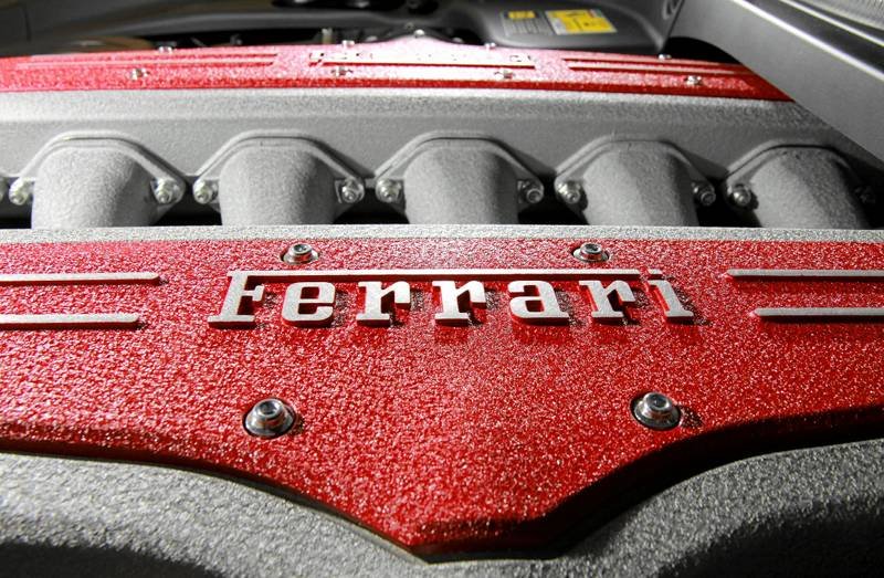 Pierwszy w Polsce salon samochodowy Ferrari