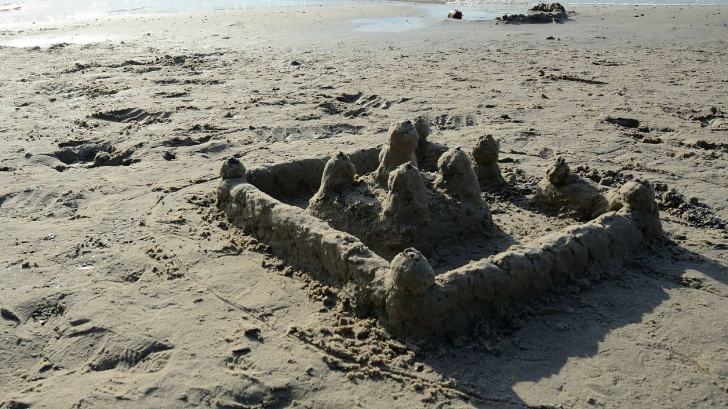 Tego lepiej nie rób na plaży w Hiszpanii. Możesz zapłacić kolosalny mandat