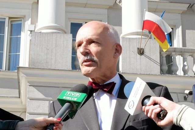 Do tej pory to Korwin-Mikke masakrował rywali. Teraz padł od własnej broni.