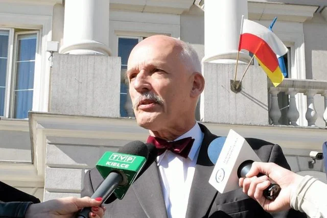 Do tej pory to Korwin-Mikke masakrował rywali. Teraz padł od własnej broni.