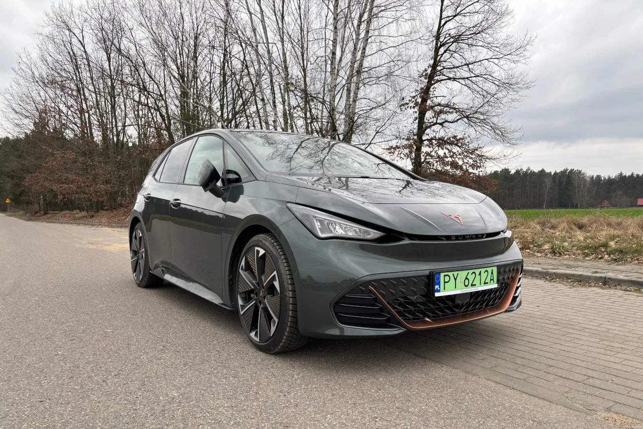Cupra Born prezentuje się znakomicie. A jak jeździ?
