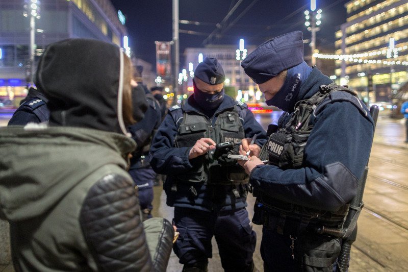 Projekt PiS dot. mandatów nie ma poparcia w całym obozie władzy.