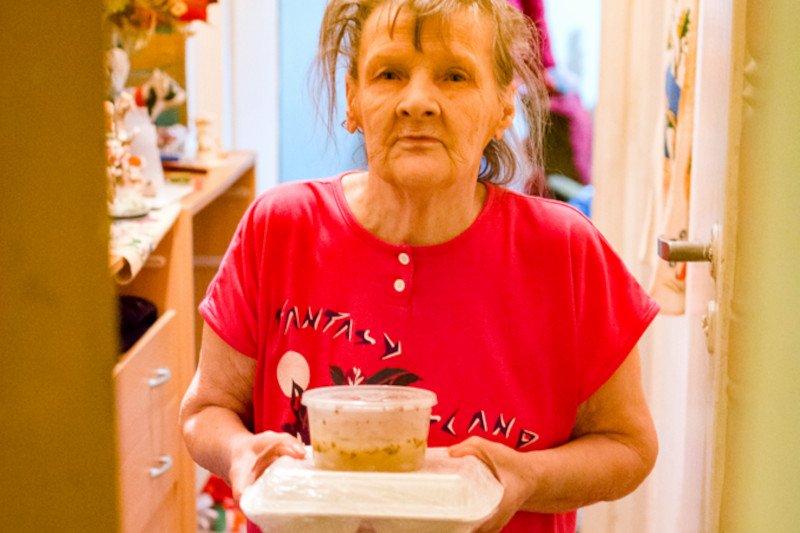 Wielu seniorów nie stać nawet na talerz ciepłej zupy.