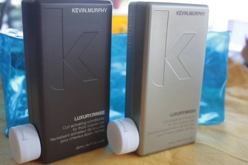 Luxury.Wash i Luxury.Rinse, czyli szampon i odżywka Kevin Murphy z wakacyjną nutą kokosa i mango / hair2go.pl