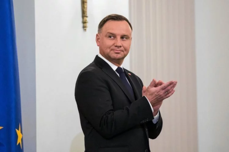 Przed Sądem Okręgowym w Kaliszu rozpoczął się proces trzech uczniów oskarżonych o znieważenie Andrzeja Dudy.