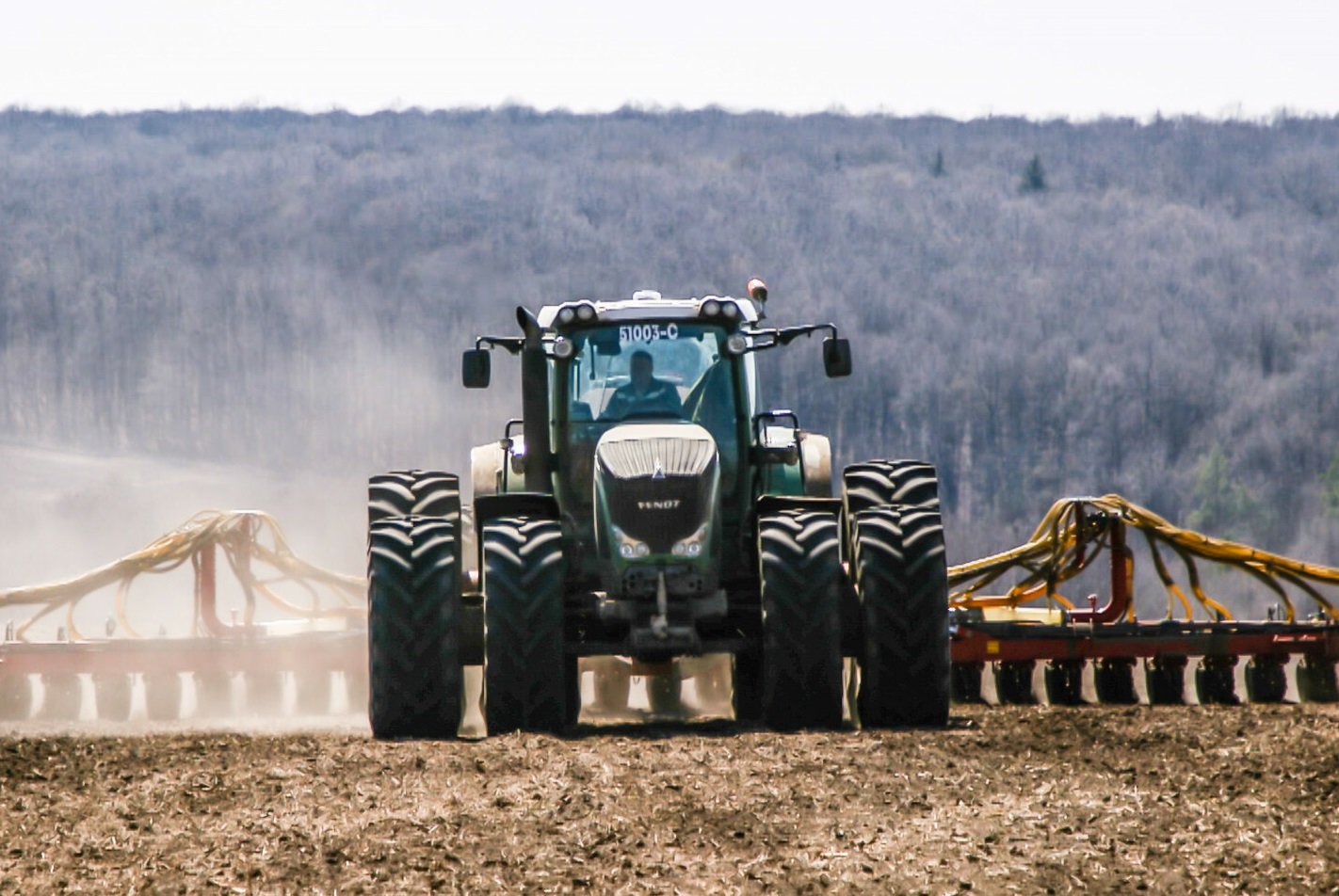 Rosjanie wywieźli do Czeczenii skradziony w Ukrainie sprzęt rolniczy, ale maszyny zostały zdalnie unieruchomione.