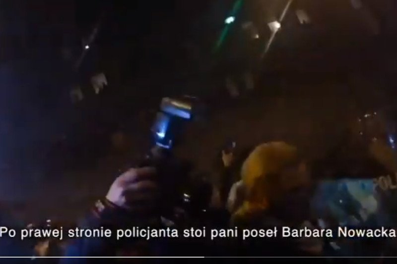 Policyjne nagranie incydentu z udziałem posłanki Barbary Nowackiej.
