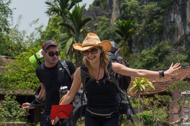 Iza Miko ściga się po Azji w parze z przyjacielem, Leszkiem Stankiem. Widzowie darzą ich dużą sympatią.