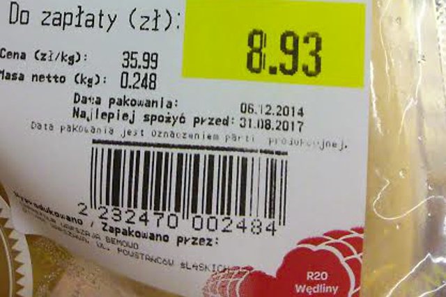 Parówki z datą ważności do 2017 roku. Ciekawe czy producent bierze odpowiedzialność za to, że ktoś może je za 3 lata próbować zjeść?