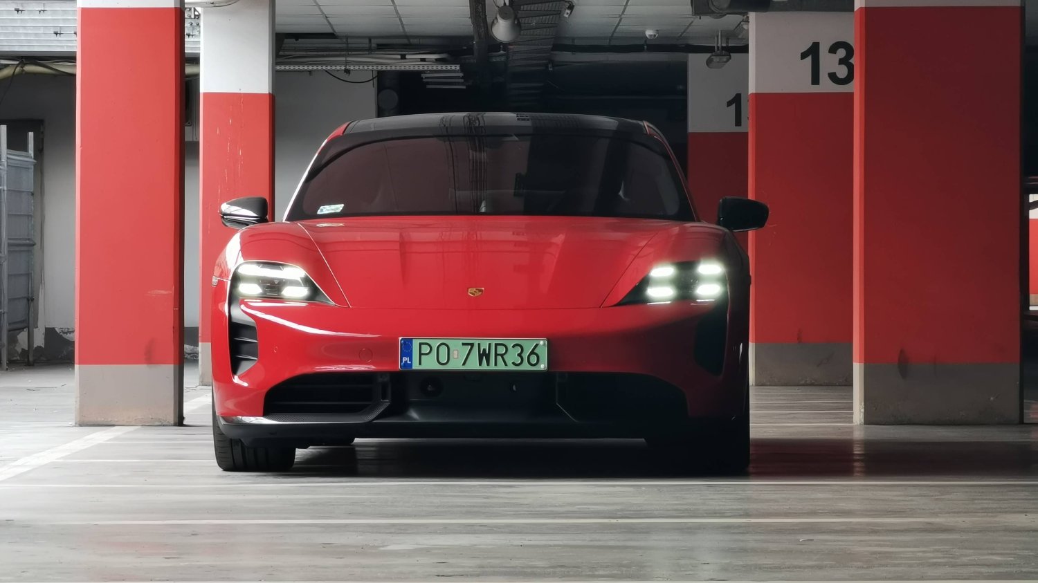 Porsche Taycan GTS.