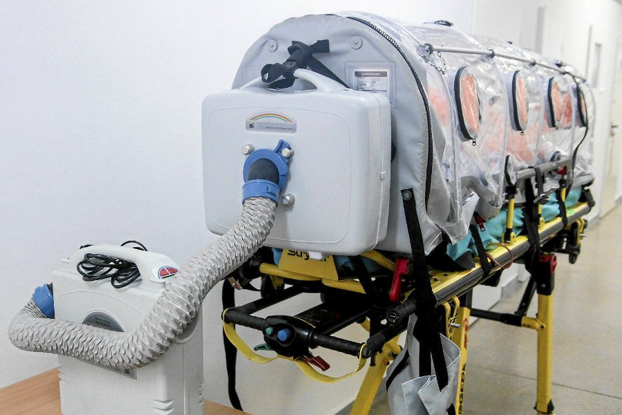 Kapsuła do przewozu pacjentów z podejrzeniem choroby zakaźnej.