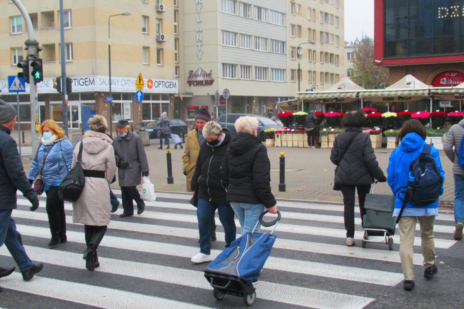 Większość Polaków popiera wprowadzenia restrykcji covidowych.
