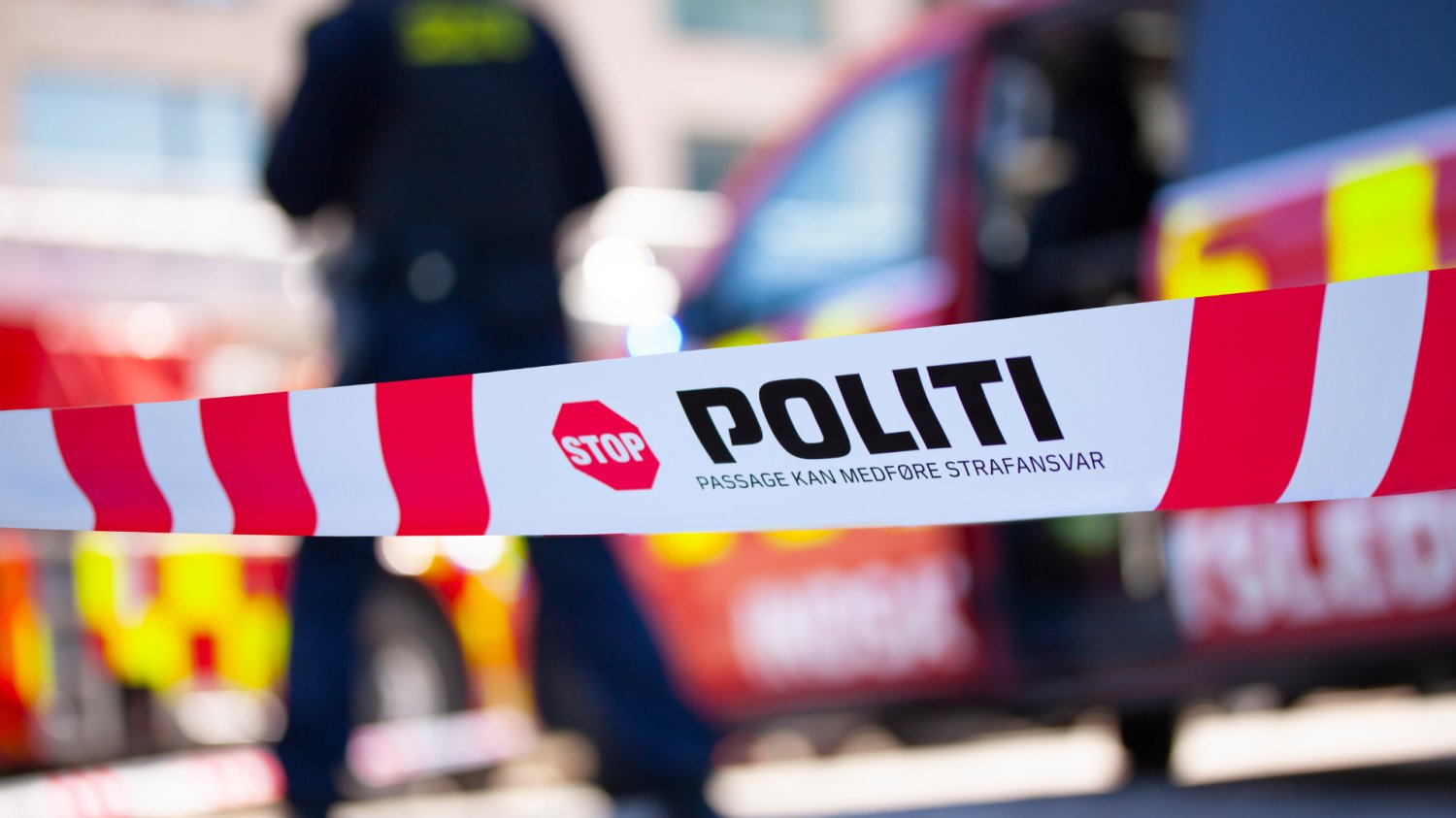 Poważny wypadek kolejowy. W Danii zderzyły się dwa pociągi Oznaczenie zakaz wstępu nałożone przez duńską policję.