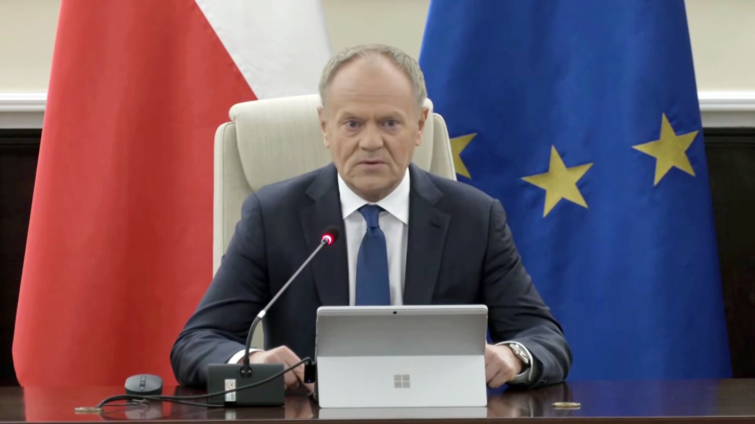 Donald Tusk zapowiedział plan B wobec weta Karola Nawrockiego dla SAFE. Premier Polski Donald Tusk na posiedzeniu ws. SAFE.