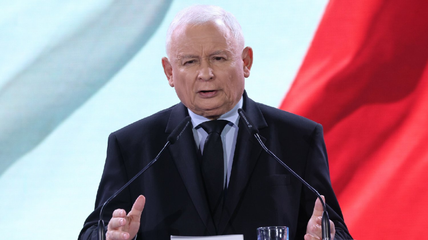 Sondaż. Złe wieści dla Jarosława Kaczyńskiego i Donalda Tuska.