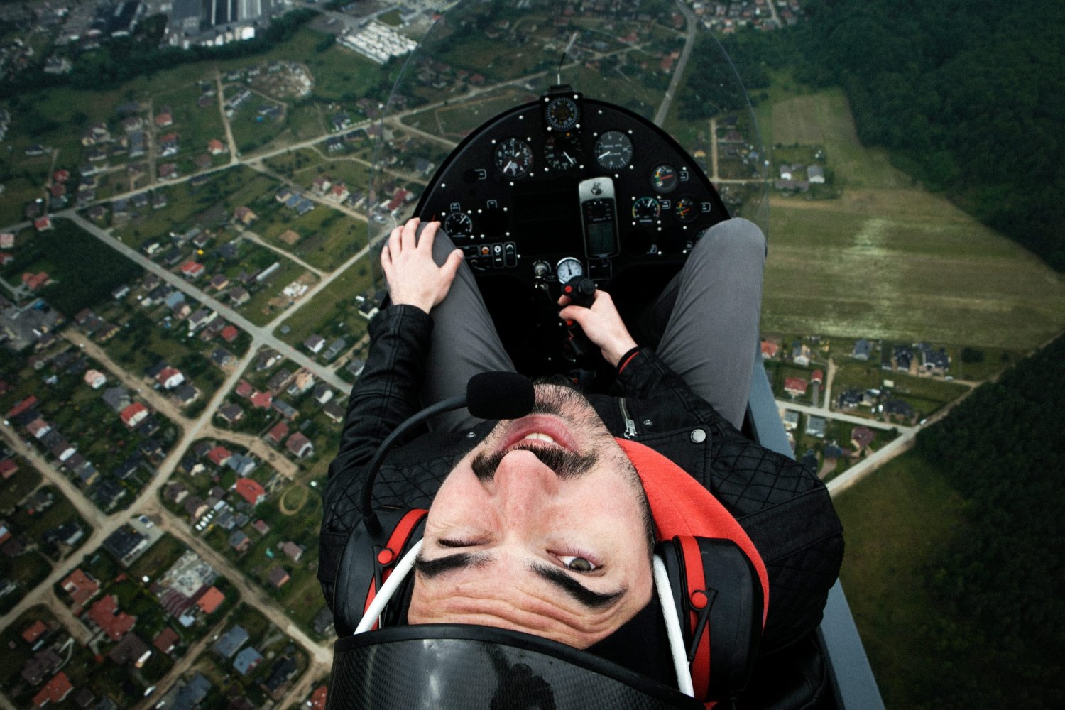 Kacper Kowalski - wielokrotnie nagradzany polski fotograf specjalizujący się w zdjęciach z lotu ptaka