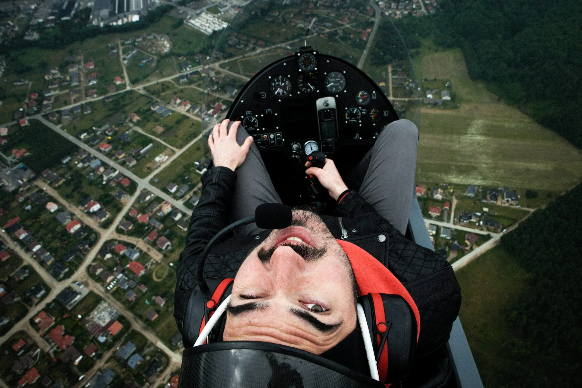 Kacper Kowalski - wielokrotnie nagradzany polski fotograf specjalizujący się w zdjęciach z lotu ptaka