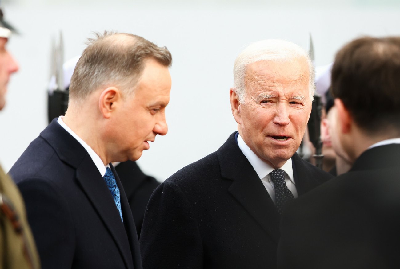 Duda i Morawiecki spotkali się z Bidenem. Zaczął od Jana Pawła II.