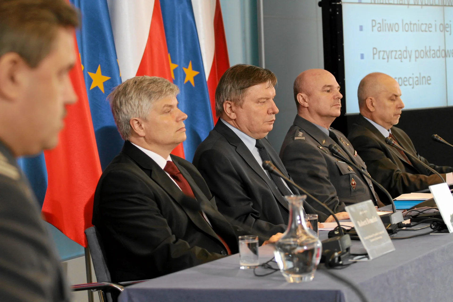 Część członków tzw. komisji Millera (od lewej Maciej Lasek i Jerzy Miller)