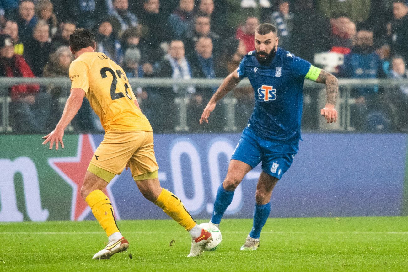 Mikael Ishak dał kluczowego gola w rywalizacji mistrzów Polski, którzy awansowali do 1/8 finału Ligi Konferencji.