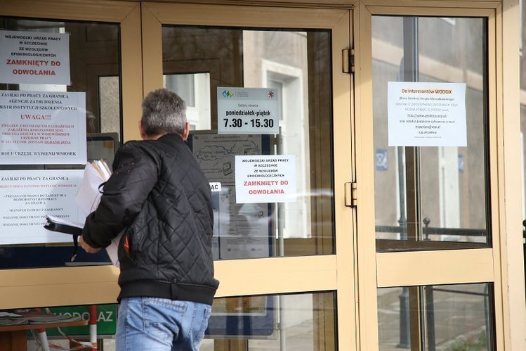 Zmiany w L4. ZUS przygotowuje reformę według której nie weźmiemy już tak długiego chorobowego.