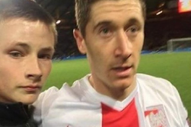 Gdyby nie jego selfie z Lewandowskim, Polska nie zremisowałaby ze Szkocją. Młody Szkot bohaterem internautów.