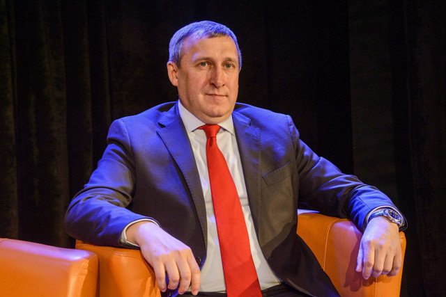 Ambasador Ukrainy Andrij Deszczyca miał... oblać gorącą kawą wicepremiera Krymu