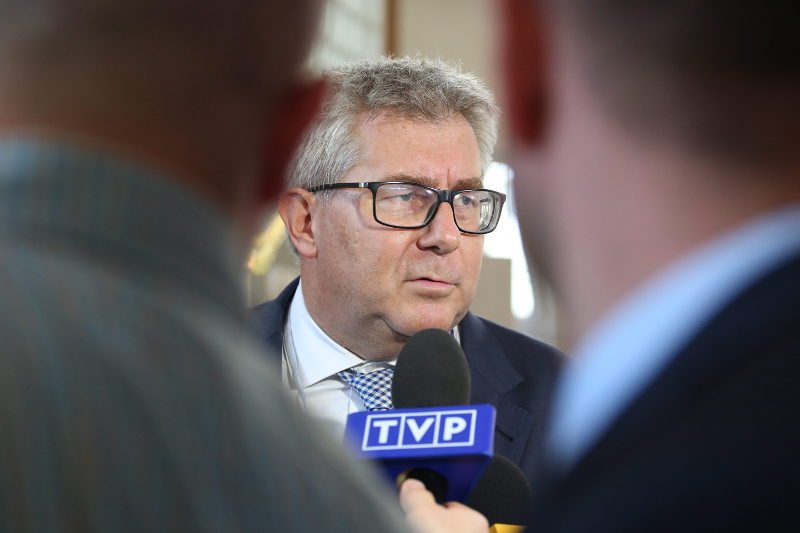 Ryszard Czarnecki ewidentnie nie lubi uchodźców.