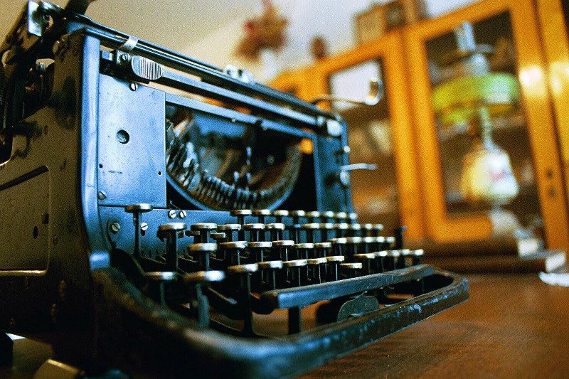 Przez afery podsłuchowe rośnie sprzedaż maszyn do pisania. "Zaczęli myśleć"