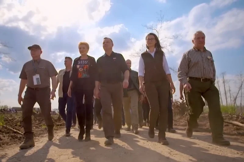 Nowy spot Andrzeja Dudy zawiera fragment z sadzenia drzew w Rytlu w 2019 r.
