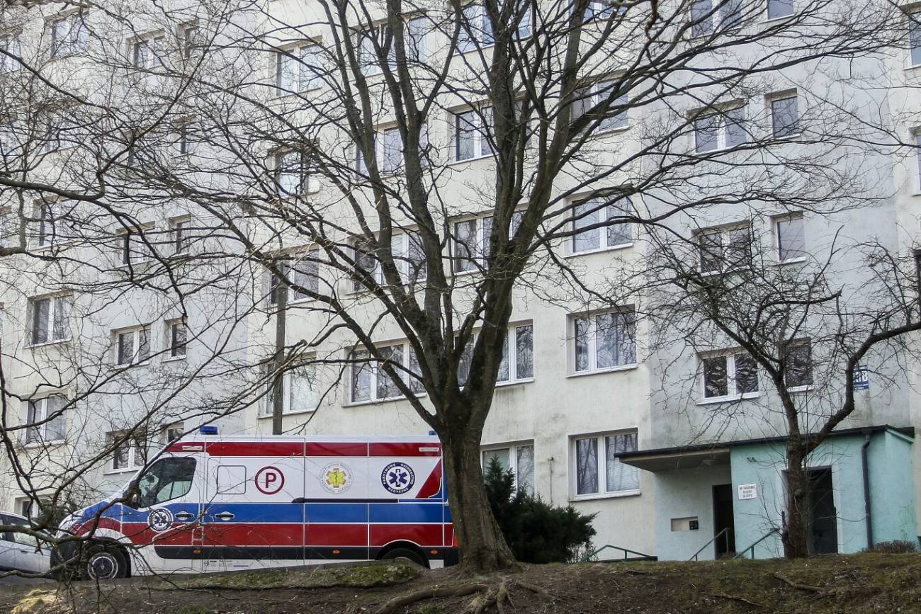 Poznań – nie żyje 4-miesięczne niemowlę. Do tragedii doszło w mieszkaniu