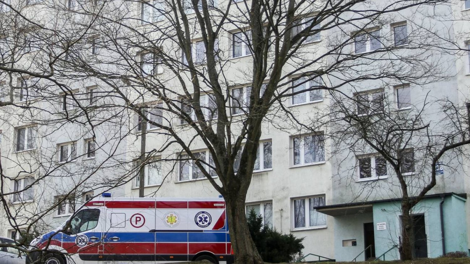 Poznań – nie żyje 4-miesięczne niemowlę. Do tragedii doszło w mieszkaniu