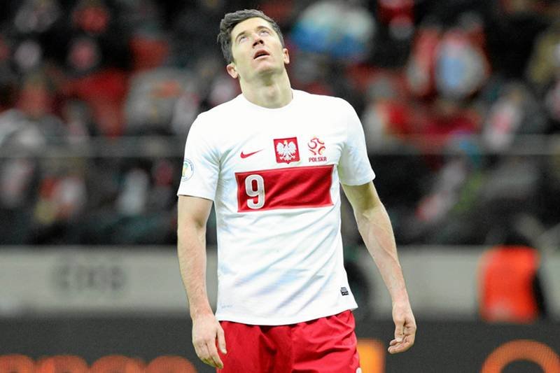 Robert Lewandowski podczas meczu z Ukraina w ramach el. MŚ