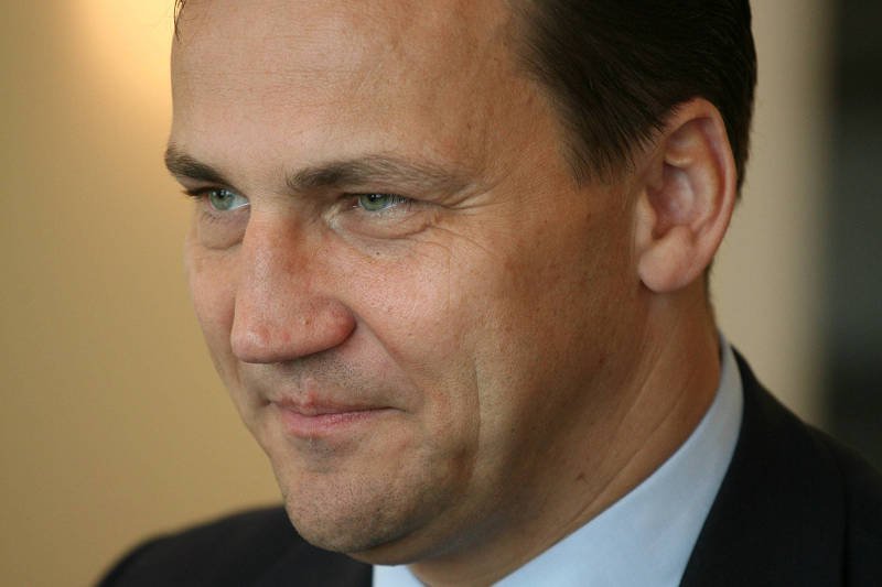 "Rossijskaja Gazieta" komentuje wtorkową wizytę Radosława Sikorskiego na Ukrainie