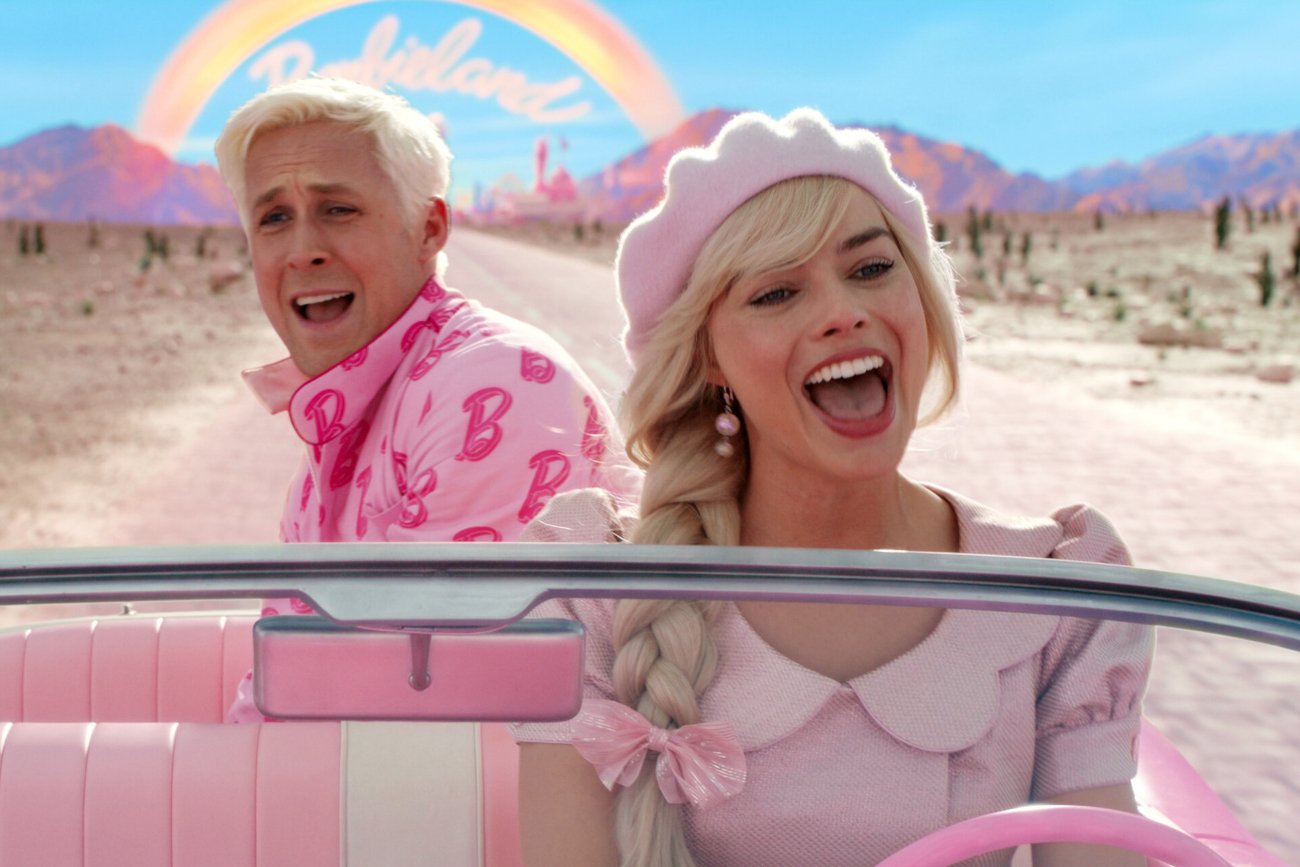 "Barbie" z Margot Robbie i Ryanem Goslingiem to świetna i prosta zabawa, która wcale nie musi mieć podwójnego dna jak filmy Christophera Nolana. "Barbie" z Margot Robbie i Ryanem Goslingiem to świetna i prosta zabawa, która wcale nie musi mieć podwójnego dna jak filmy Christophera Nolana.