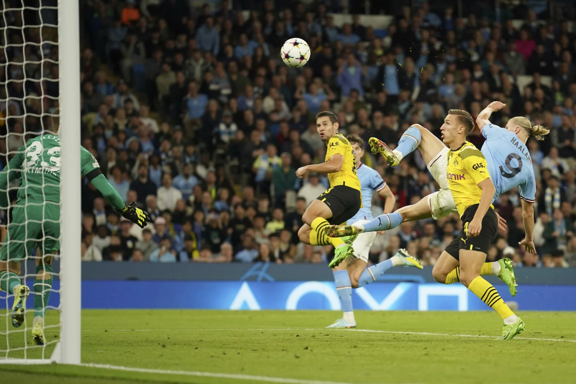 W ten sposób Erling Haaland strzelił zwycięskiego gola dla Man City w starciu ze swoją Borussią Dortmund