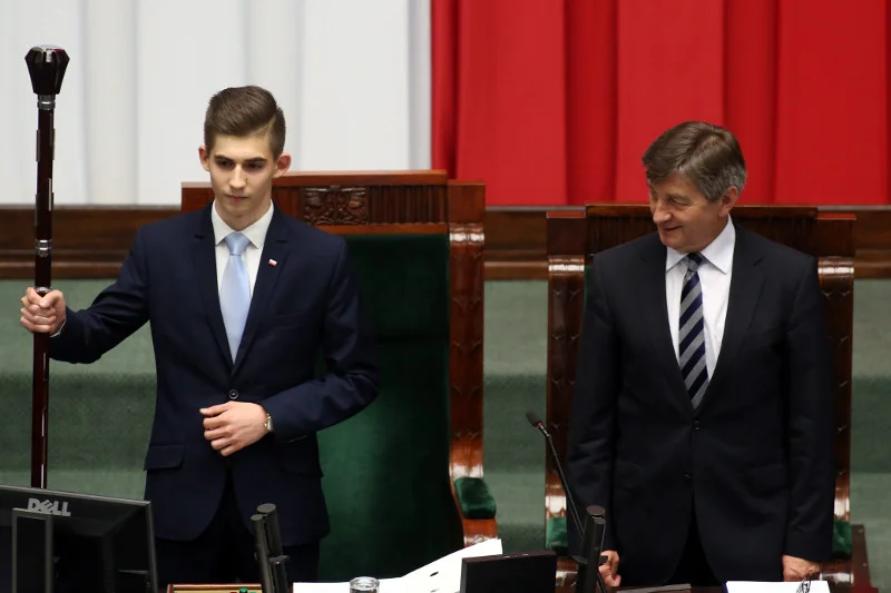Marszałek Kuchciński zapowiada zorganizowanie Sejmu Dzieci i Młodzieży w późniejszym terminie. Na zdjęciu obrady w 2016 r.