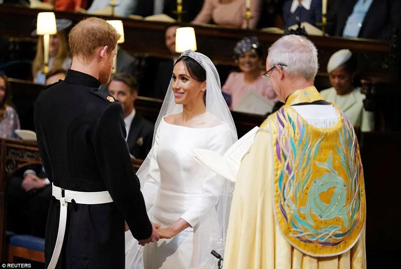 Księżna Diana była obecna na ślubie księcia Harry'ego w wielu gestach.