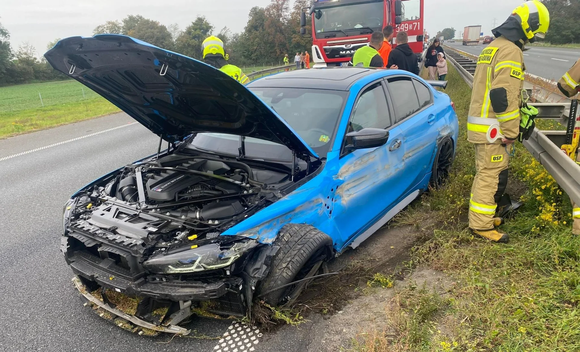 Luksusowe BMW Sergiusza Górskiego "Nitro" jedzie na złom. Fot. Twitter / Sergiusz Górski