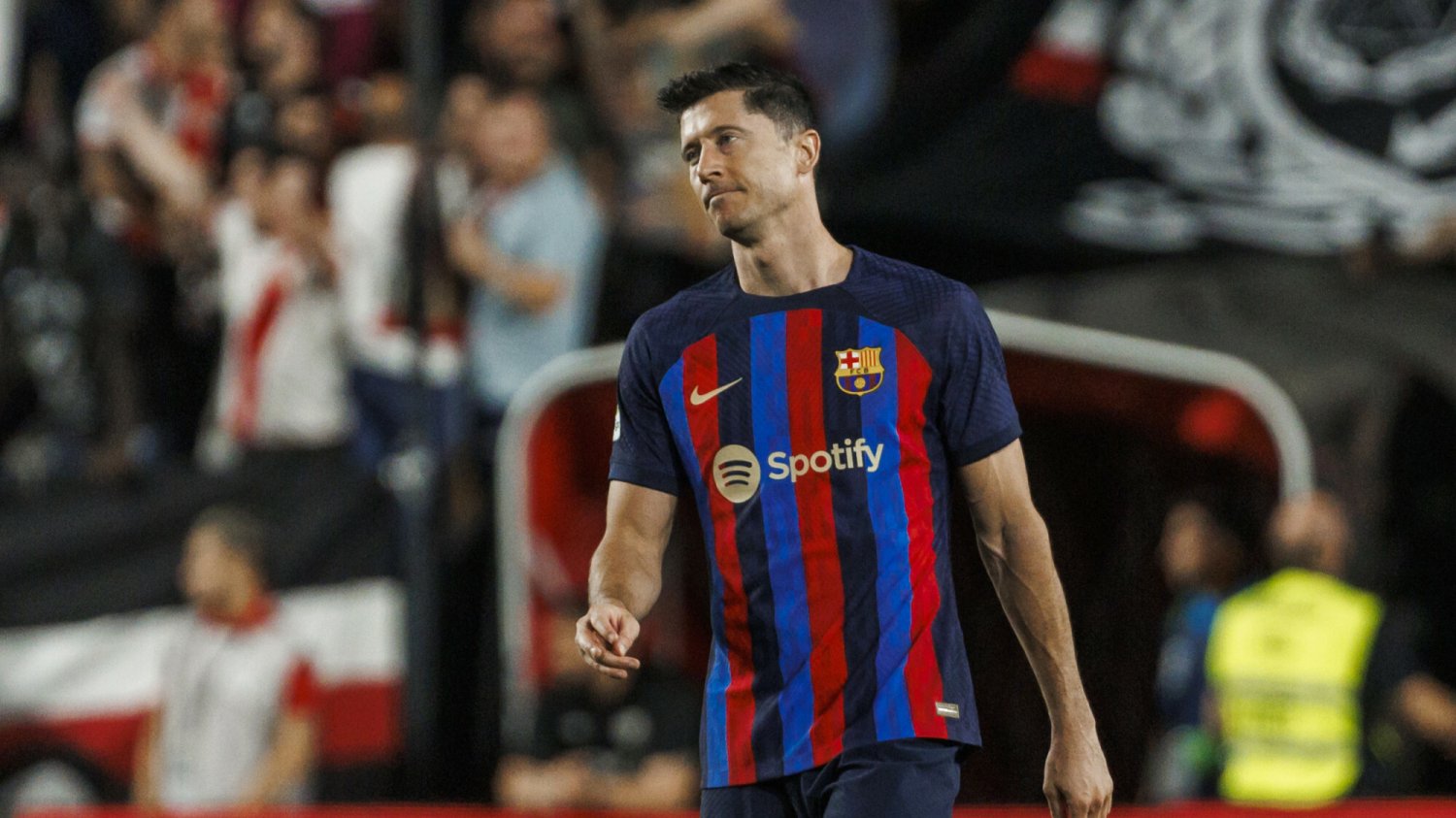 Robert Lewandowski nie błyszczy skutecznością w lidze. Co na to Santos?