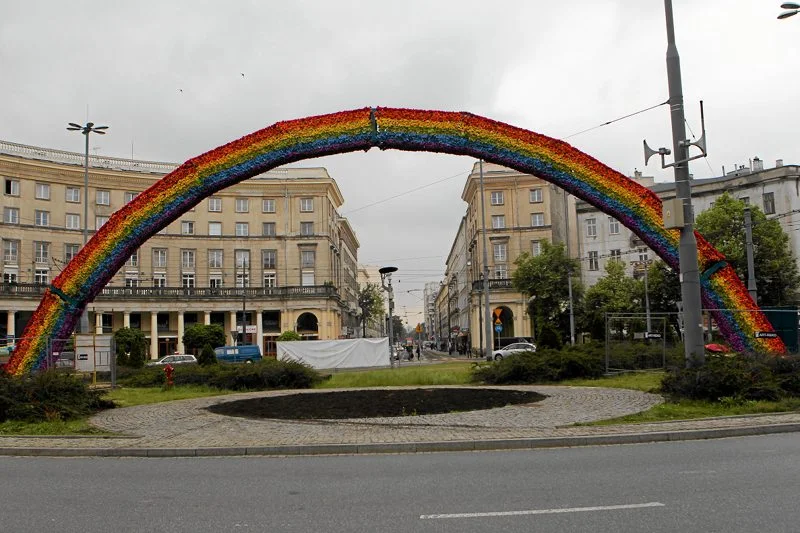 Młodzież Wszechpolska oskarża autorkę "Tęczy" i Urząd Miasta o malwersacje finansowe.